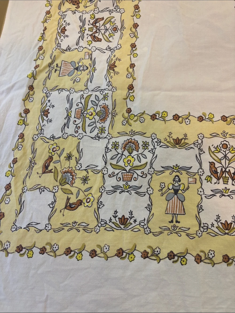 Vintage Yellow and White Printed Tablecloth - Decorative Home Dining Linen